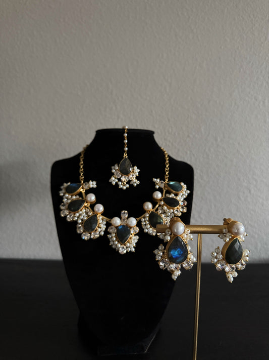 Black Stone & Pearl Cluster Set